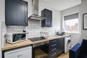 Apartment-Apartment-Private Bathroom - Image 3
