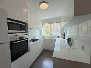 Quiet & Cozy 2BR Home in Chatswood with Parking - Image 3