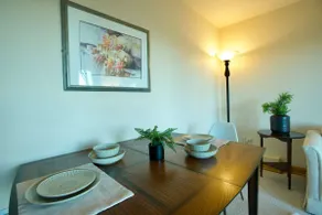 Serene King Suite Retreat on Quiet Mercer Island - Image 3