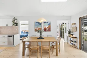 Swan Beach House for 7 Pet friendly Modern Aircon Walking distance to Beach and walking tracks - Image 2