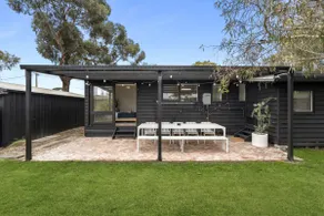 Swan Beach House for 7 Pet friendly Modern Aircon Walking distance to Beach and walking tracks - Image 5