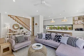 Jasper- Heated Pool, Sleeps 10, Barwon Heads, Lift - Image 2
