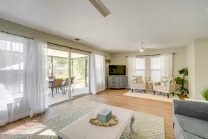 Walk to the Bay: Family-Friendly Oasis in Sarasota - Image 4