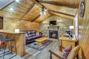 Lake Access & Hot Tub! Serene Rockbridge Cabin - Image 3