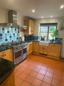 Spacious Village House near Oxford with Woodburner - Image 2
