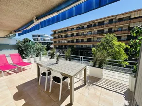 1BR Apartment with Pool & Balcony - Image 5