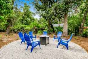 Relaxing, dog-friendly home with furnished patio, washer/dryer, WiFi, & AC - Image 3