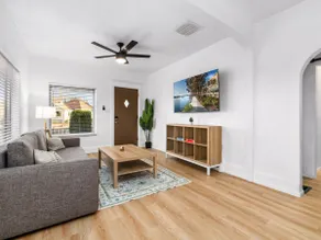 NEW 2BR Home Near Downtown & I25 -Short/Long Stays - Image 2