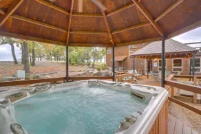 Lake Eufaula Cabin w/ Dock at Nine Marina - Image 3