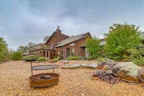 Lake Eufaula Cabin w/ Dock at Nine Marina - Image 4