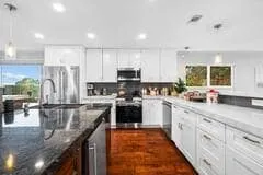 2 King Suites + Spa Tub + EV charge - Luxury La Jolla Stay - Image 4