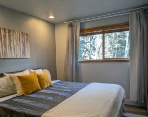 Modern Mountain Retreat • Sleeps 6 - Image 5
