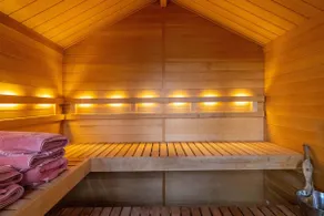 Woodland Park Lakeview Log Cabin + Hot Tub & Sauna - Image 4