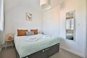 Beach Breeze – Family 2-Bed Home in Barry - Image 4
