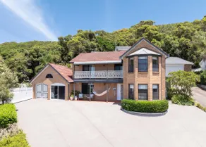 Oceans 21 Caves Beach - Image 2