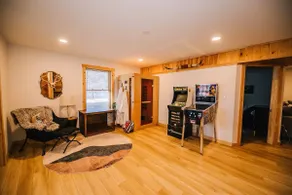 New River Log Cabin | Waterfront • Sauna • Jet Tub - Image 5