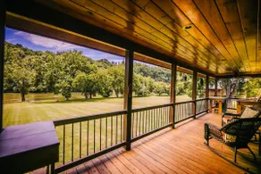 New River Log Cabin | Waterfront • Sauna • Jet Tub - Image 4