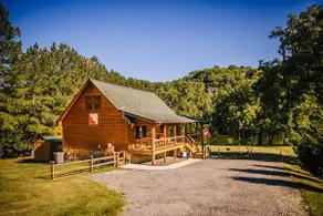 New River Log Cabin | Waterfront • Sauna • Jet Tub - Image 3