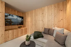 Vronis Lodge - Image 4