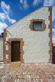 The Loft at Goolwa—A Cosy Courtyard Cottage - Image 5