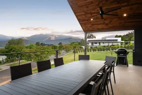Fiddle View Alfresco Dining with Mountain Views - Image 5