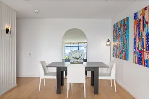 Bright 2-Bed Apt with Spectacular Bridge Views - Image 5
