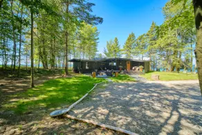 TreeTops of Lake Michigan Beach Front and Spa Family Home - Image 3