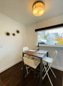 Parkside Cottage – Green Lake Area - Image 2