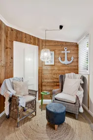 Converted studio w/ garden views - Image 4