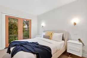 Comfortable & cosy unit w/ garden views - Image 3