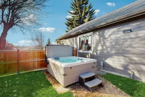 3BR home with hot tub, pool table & wifi - Image 2