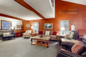 Crystal Mountain Oasis: Spacious Deck & Grill - Image 5