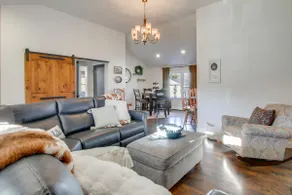 Fully Updated! Zanesville Home w/ River Views - Image 4
