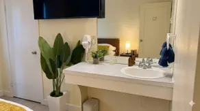 Boutique-Style Studio in Boston’s Trendiest Area - Image 4