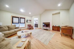 Family & Pet Friendly! 7-acre Escape in Jefferson - Image 5