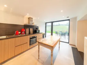 Charming holiday home with garden - Image 3