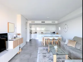 Ground floor with large garden, pool and ocean views - Image 4