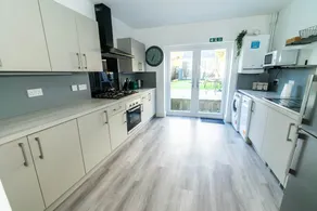 Ravenhill Four-Bedroom Home with Parking - Image 2