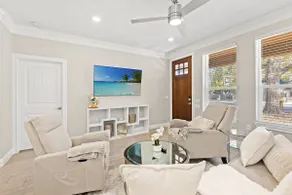 3BR Home Near Austin Airport & Downtown - Image 1