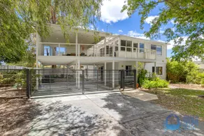 The Treehouse in Greenfields Mandurah - Image 3