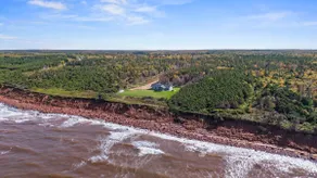Coastal Bungalow by the Sea - Image 2