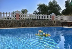 Chrinos House - Image 2
