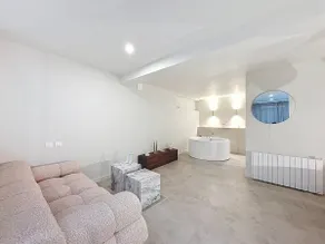 Gentle Getaway – Love Room with Whirlpool Bathtub - Image 2