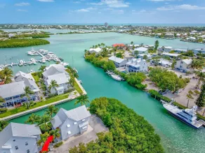 The Point at Coral Lagoon, Rare End of Canal Villa - Image 3