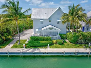 The Point at Coral Lagoon, Rare End of Canal Villa - Image 2