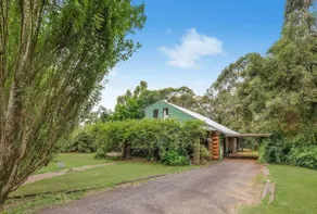 Canobolas Mountain Four-Bedroom Log Cabin - Image 2