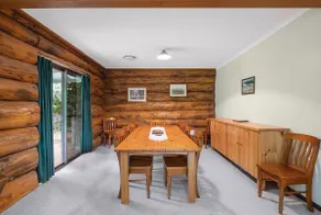 Canobolas Mountain Four-Bedroom Log Cabin - Image 4