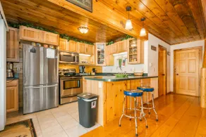 Pet-Friendly, Hot Tub, Beautiful Mountain Cabin - Image 3