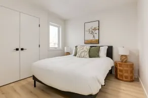 ”Mint & Mahogany” 3bdrm 5 mins to C-Train! - Image 4