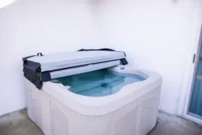 Jacuzzi + Firepit + 4 BR Near Crystal Palace - Image 2